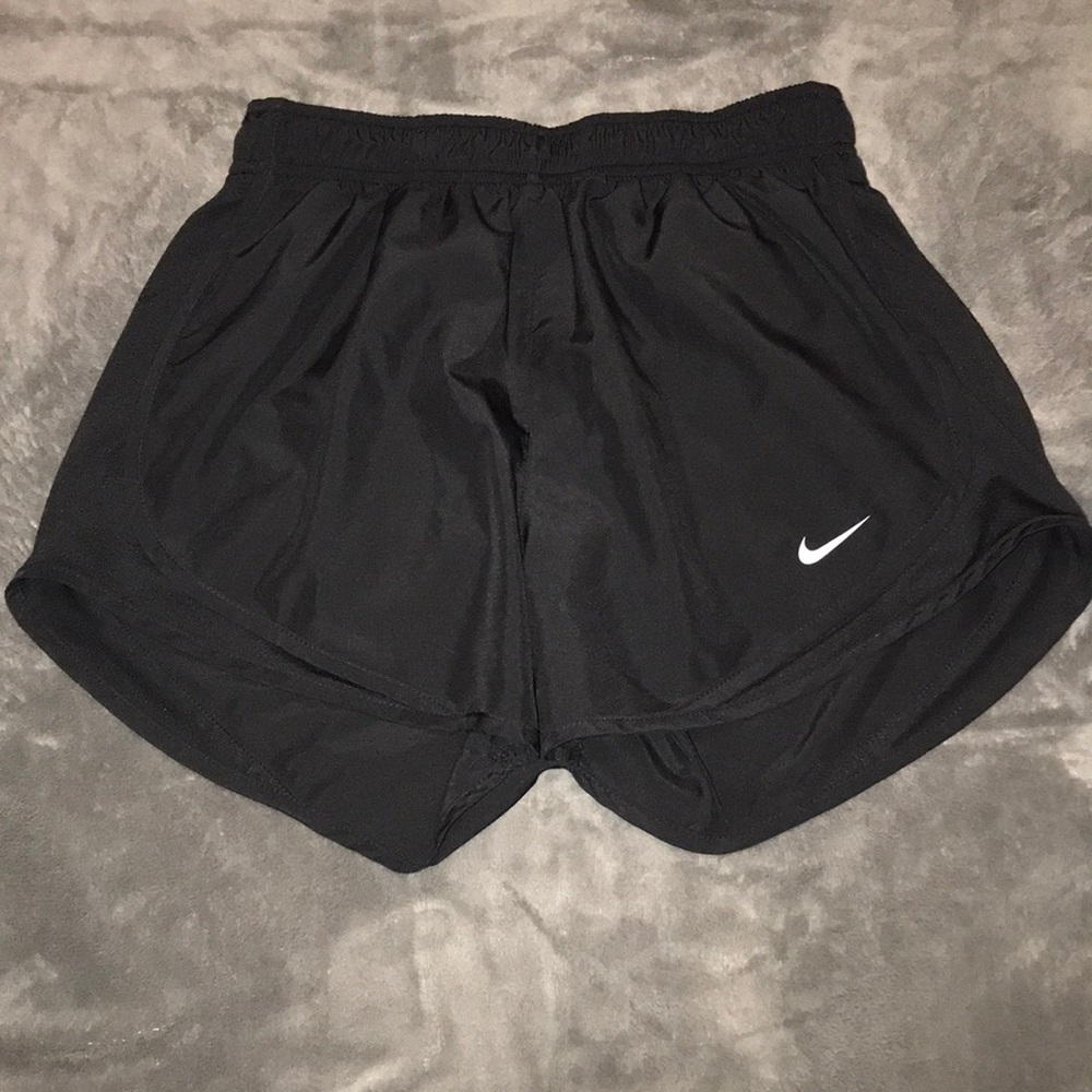 black nike athletic shorts